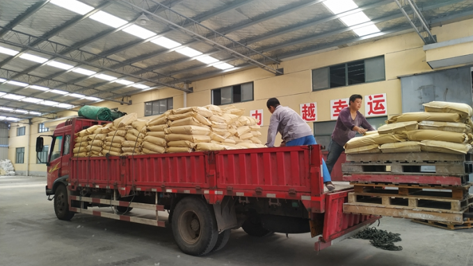 Butiran Poliuretan Termoplastik TPU Virgin 64D Dalam Jumlah Besar Tahan Api Merahartant TPEE TPU Sampel 18