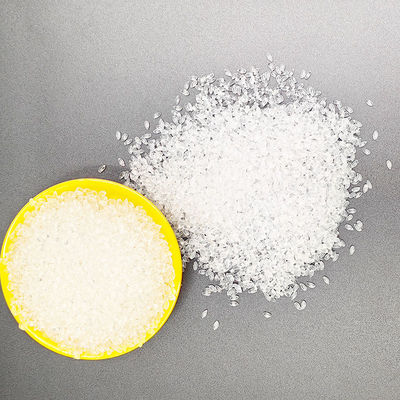 Transparansi tinggi, cetakan cepat, ketahanan yang baik, ketangguhan yang sangat baik, cetakan injeksi atau partikel ekstrusi plastik TPU yang ramah lingkungan, cocok untuk mainan hewan peliharaan, tali melompat, kawat