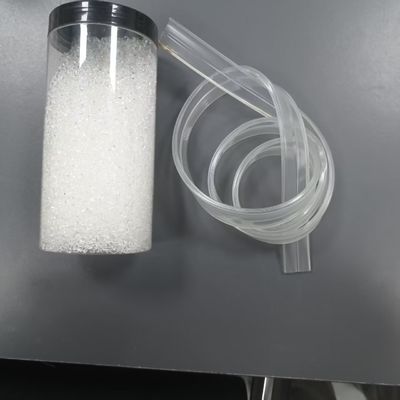 Transparansi tinggi, cetakan cepat, ketahanan yang baik, ketangguhan yang sangat baik, cetakan injeksi atau partikel ekstrusi plastik TPU yang ramah lingkungan, cocok untuk mainan hewan peliharaan, tali melompat, kawat