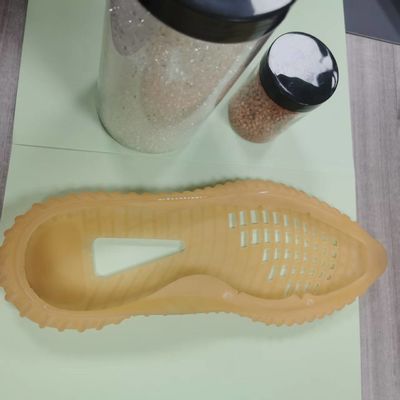 Hitam Fleksibilitas Bahan TPU Konduktif Kemantapan Kimia yang sangat baik Bahan baku sepatu